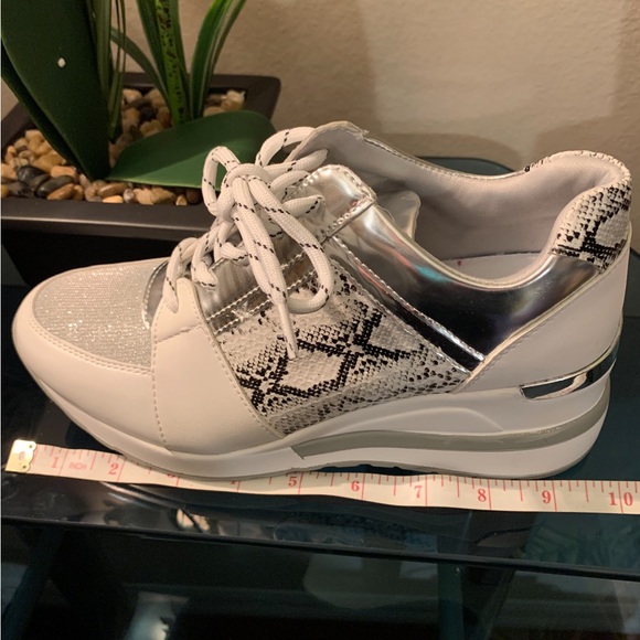 Steve Madden HYSTERIA WHITE White Platform Heel - Picture 8 of 13